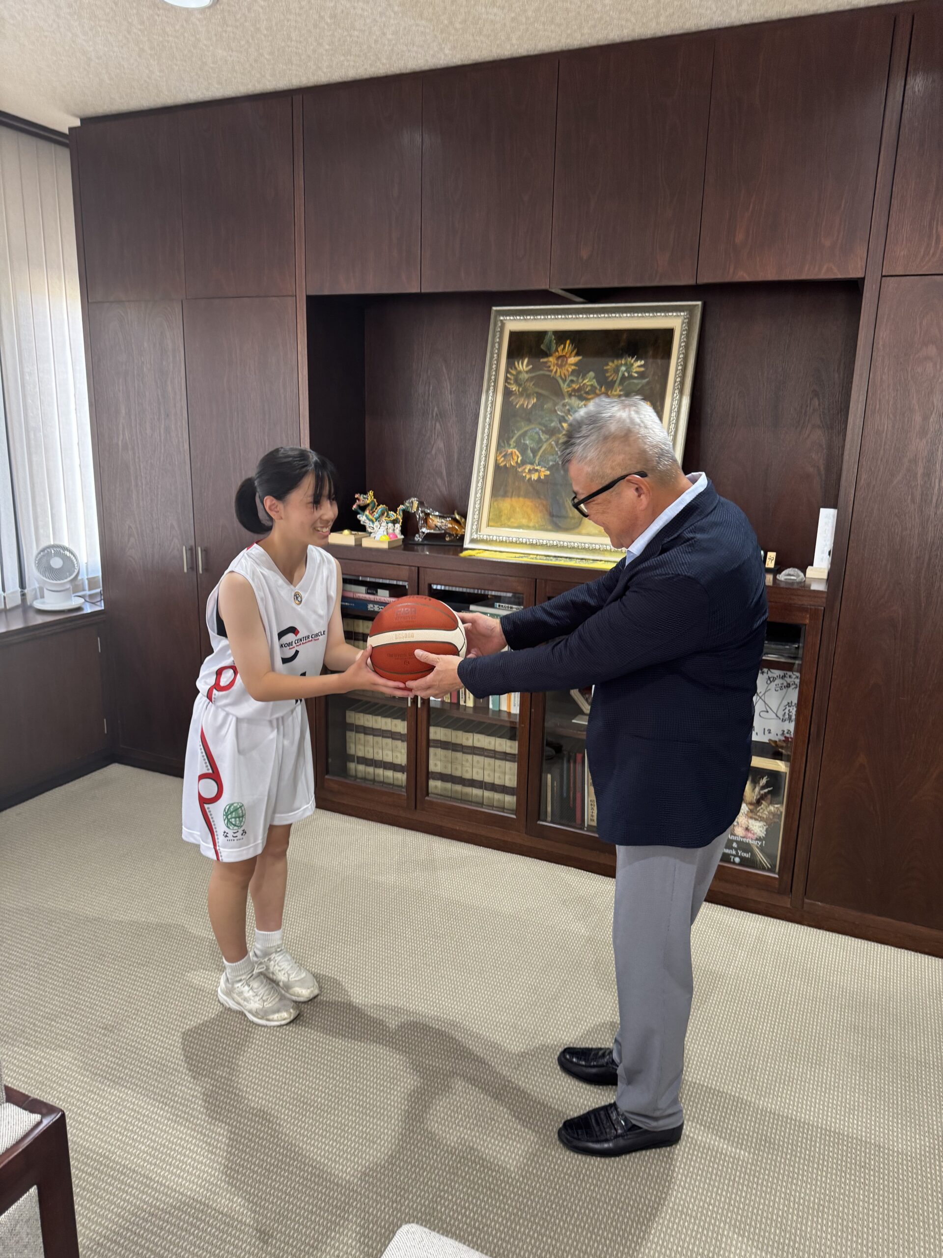 なごみ様へ優勝のご報告に伺った選手